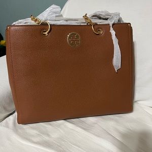 TORY BURCH EVERLY TOTE BRAND NEW DUST BAG INCLUDED